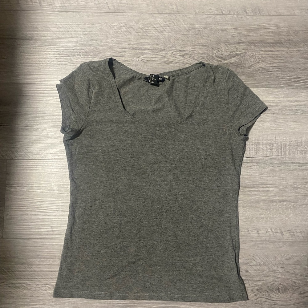 Scoop neck top